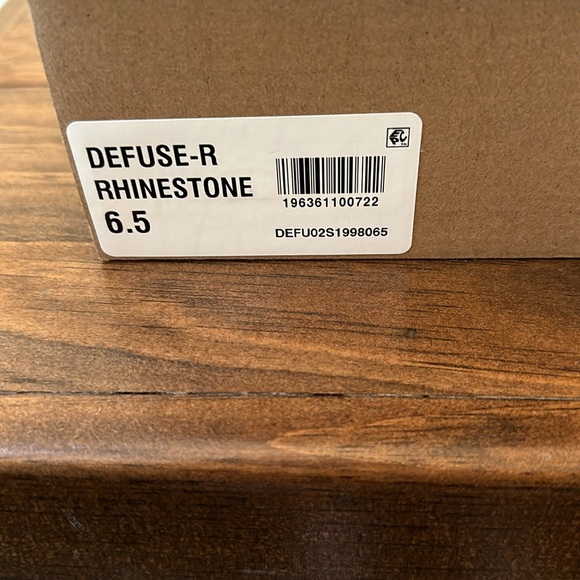 EUC Steve Madden Defuse Rhinestone Sandals - Sz 6.5 - Picture 4 of 4